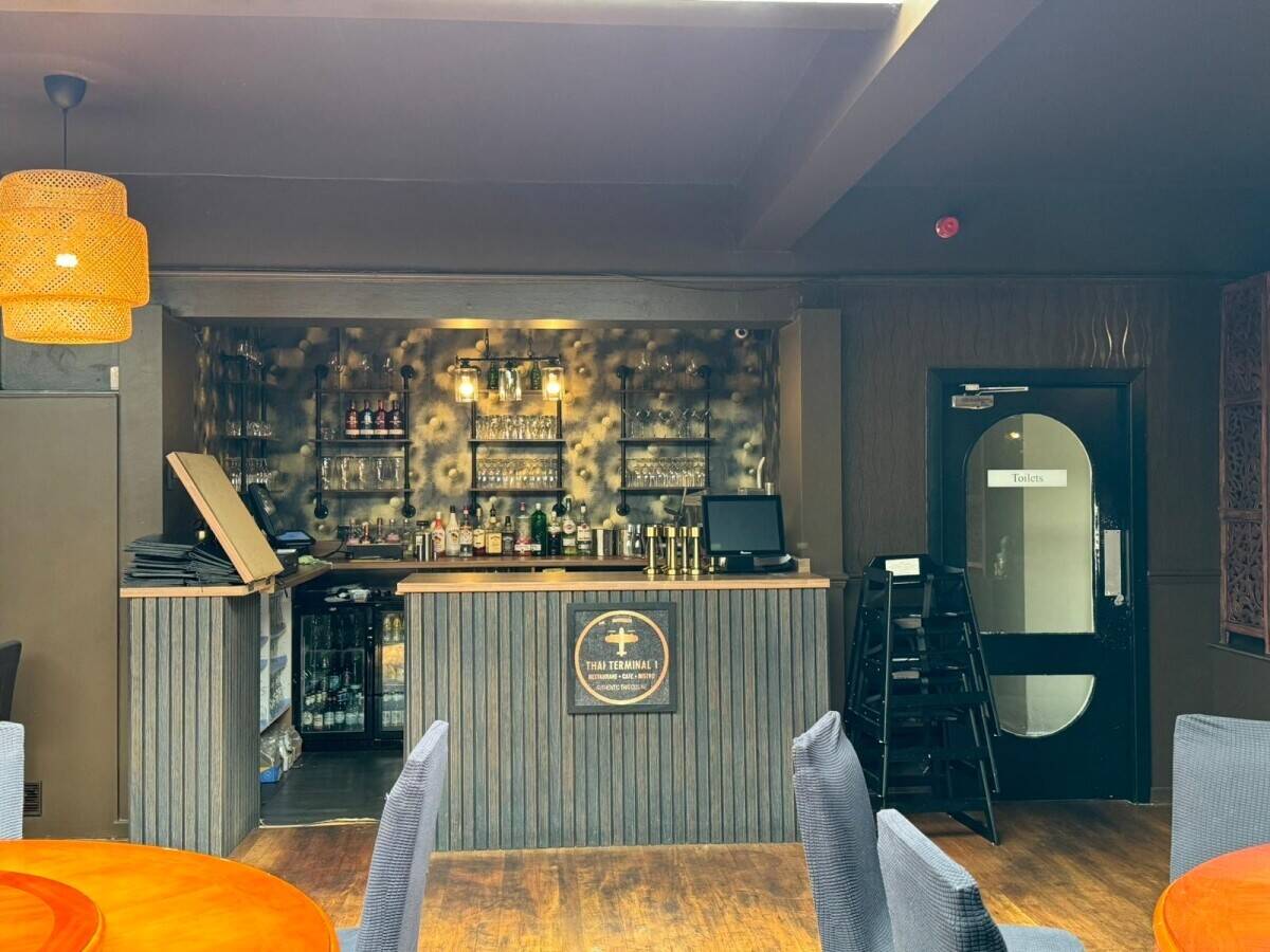 Fully furnished busy restaurant for sale Photo 2