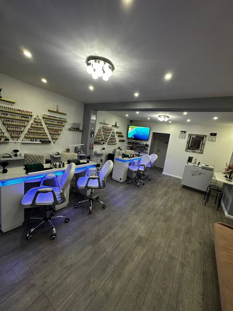 Beauty salon for sale in Burton upon Trent