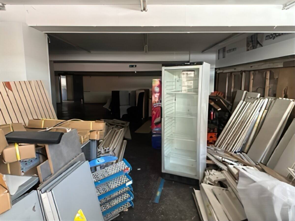 SHOP TO SUBLET AS TANNING SALON BARBERS BEAUTY SALON AND HAIRDRESSERS SALON IN COUNTY DURHAM Photo 2