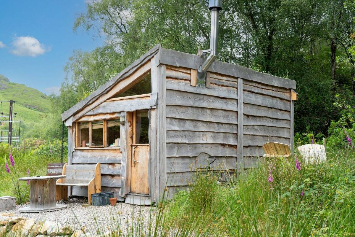 Cosy, Quirky, Handcrafted Wooden Eco-Cabins Photo 2