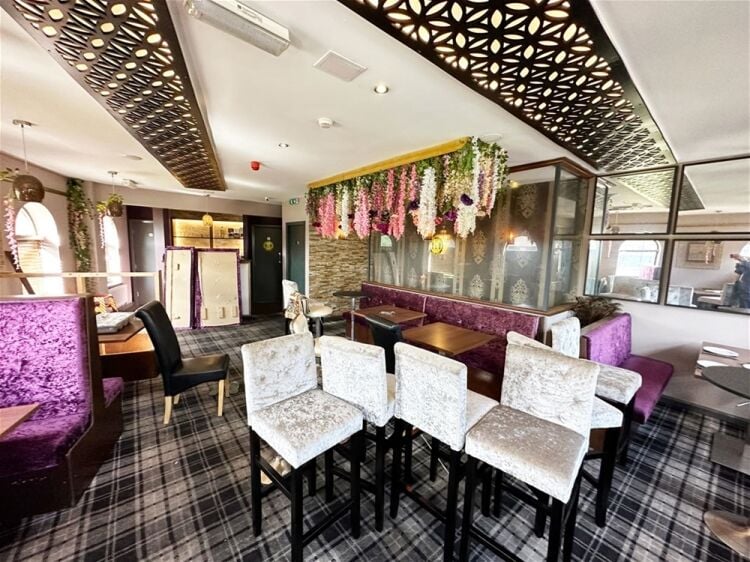 Restaurant/Hot Food Takeaway in Leigh Photo 2