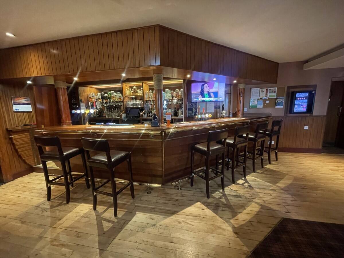 Renowned, 4-Star, 8-Bedroom Island Hotel