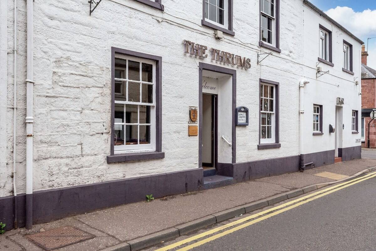 Established & Well Presented 9-Bedroom Hotel For Sale