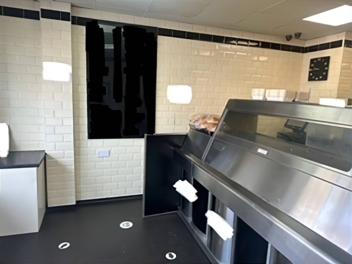 TRADITIONAL FISH AND CHIPS TAKEAWAY IN VERY SOUGHT AFTER LOCATION IN TEESSIDE Photo 2