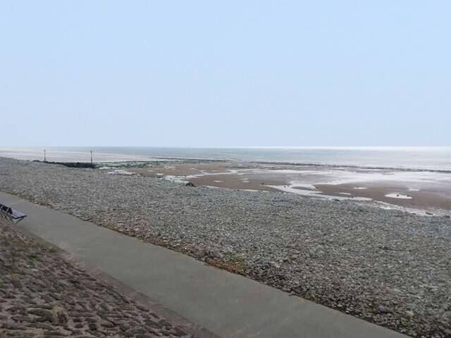 PEMBROKESHIRE - BEACHSIDE BAR & RESTAURANT WITH OUTSIDE SEATING FOR 100