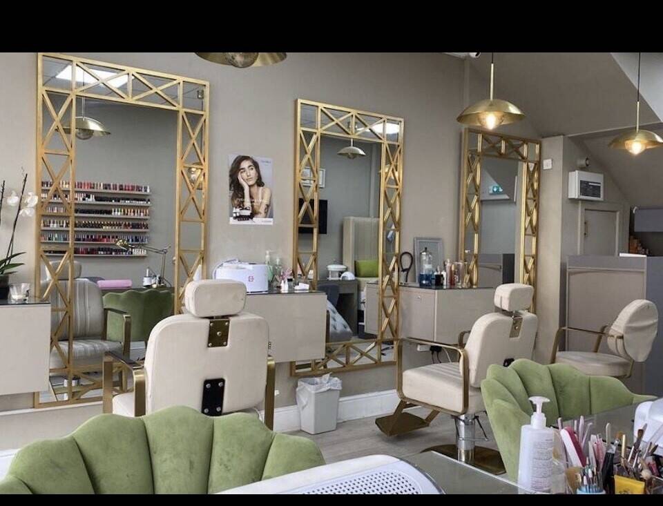 Hair and beauty salon for sale in OLDSWAN, Liverpool 
