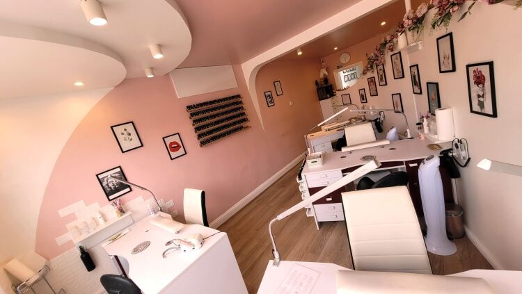 ***PRICE REDUCED TO £29K INCLUDING ASSETS OF CIRCA £30K***  Thriving Beauty Clinic Based in Ipswich for Sale
