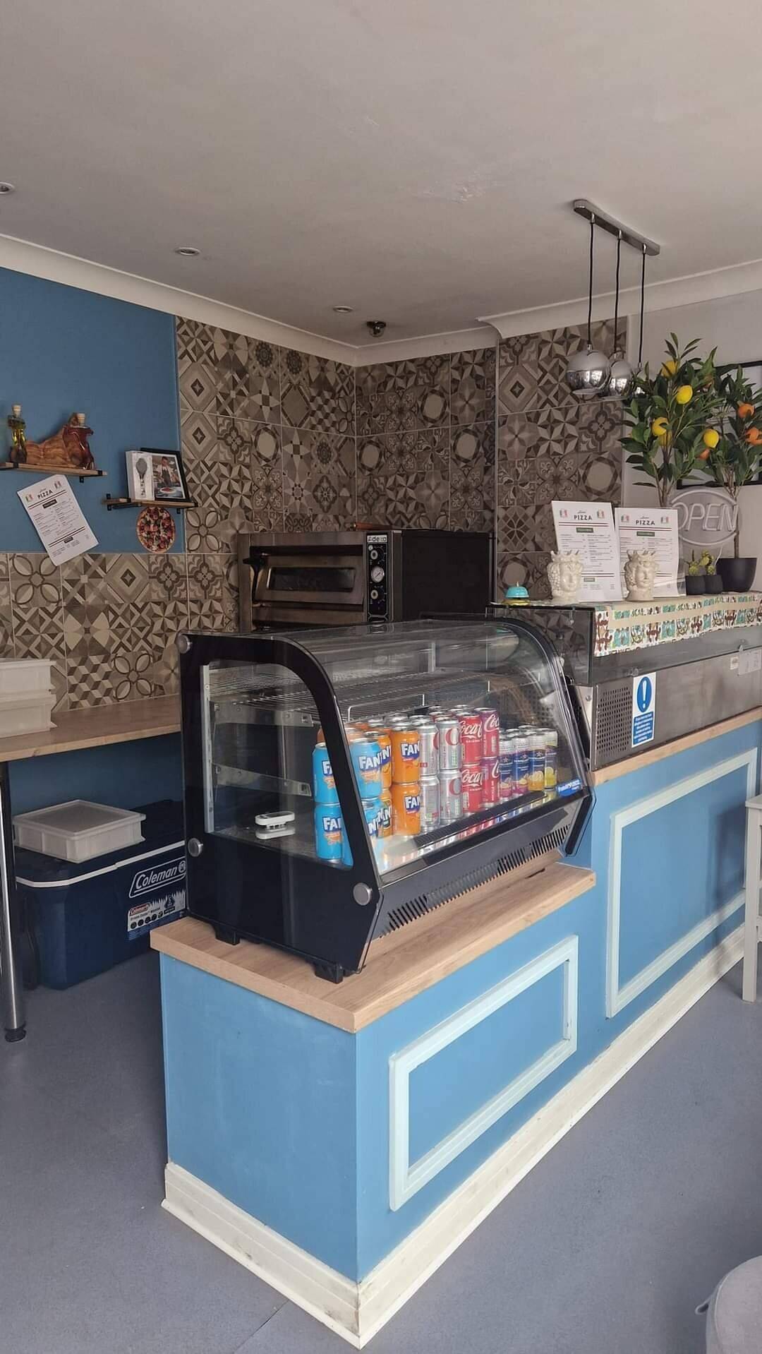Italian restaurant takeaway 