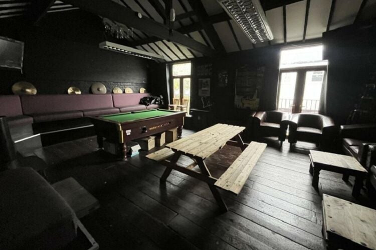 Commercial Property With 4 Flats - Stalybridge Photo 2