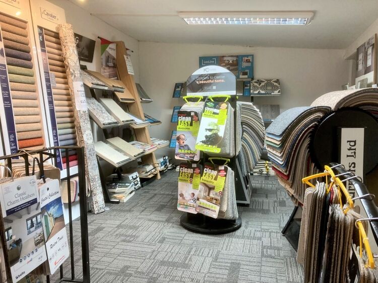 FREEHOLD INVESTMENT PROPERTY OPPORTUNITY with EMPTY RETAIL/SHOWROOM PREMISES