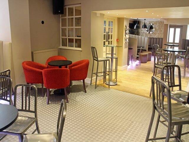 BRECON - TOWN CENTRE PUBLIC HOUSE Photo 2