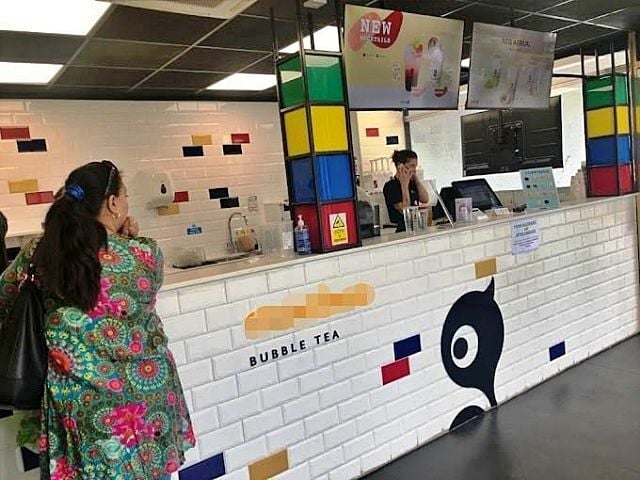 Prime Location Bubble Tea Shop closed for Sale Photo 2