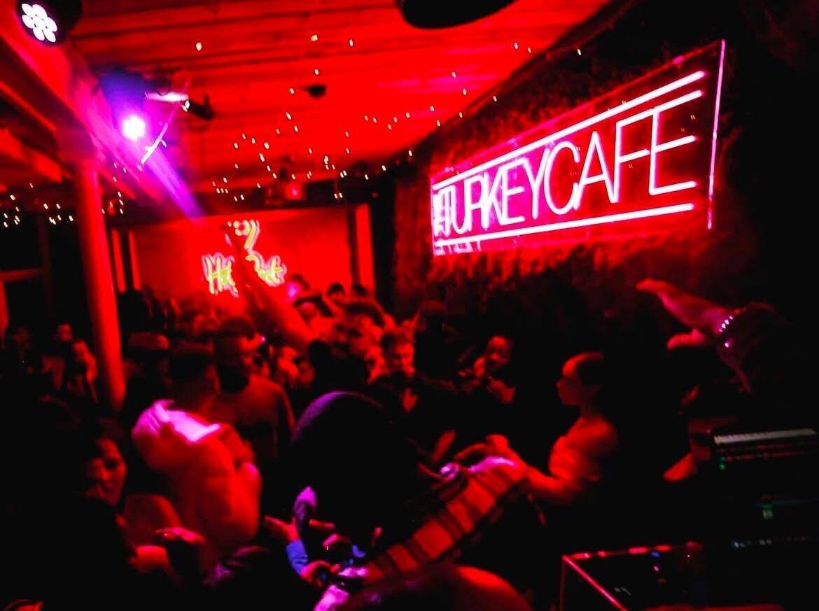 Late Night Bar / Cocktail Bar for sale in Leicester City Centre Photo 3