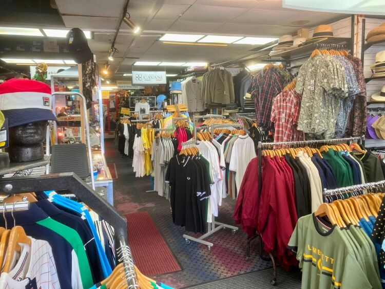BRANDED CLOTHING & ACCESSORIES RETAIL OUTLET