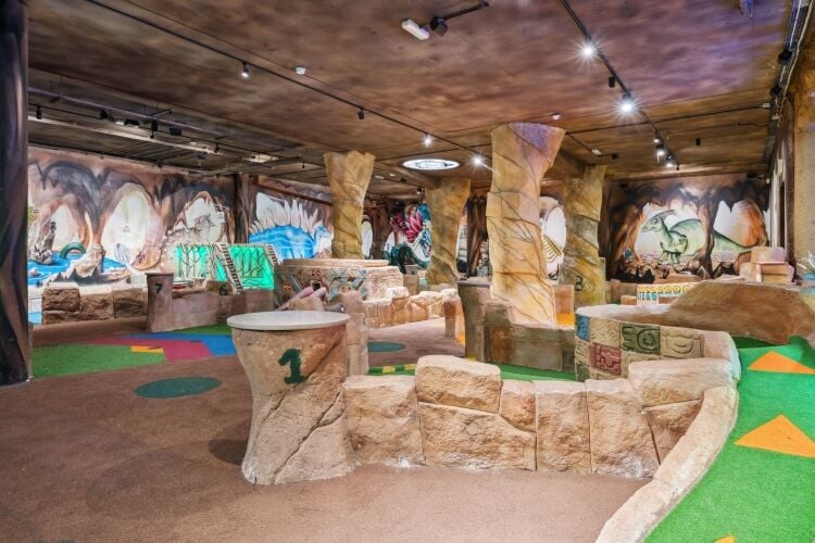 WELL-ESTABLISHED LEISURE & EVENTS BUSINESS Photo 2