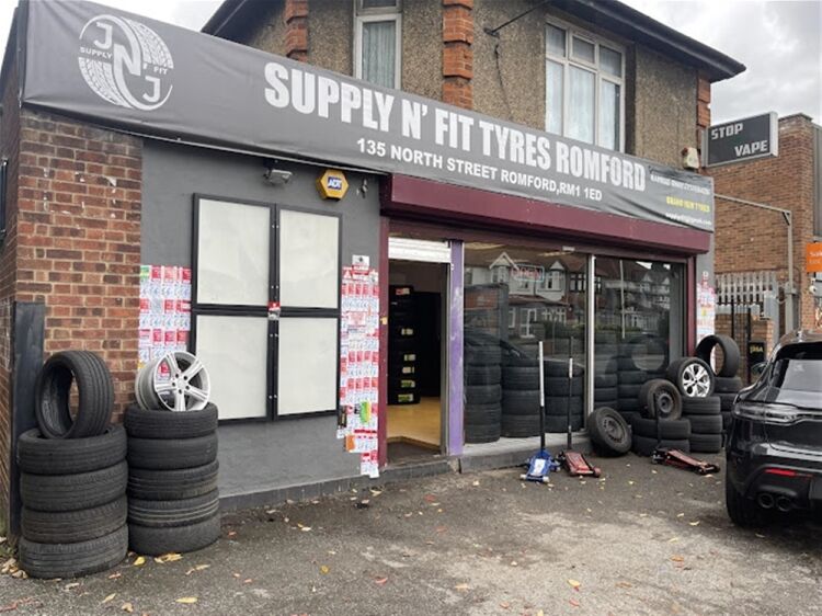 High Quality Specialist Tyre Service Provider In Romford London For Sale High Quality Specialist Tyre Service Provider In Romford London For Sale