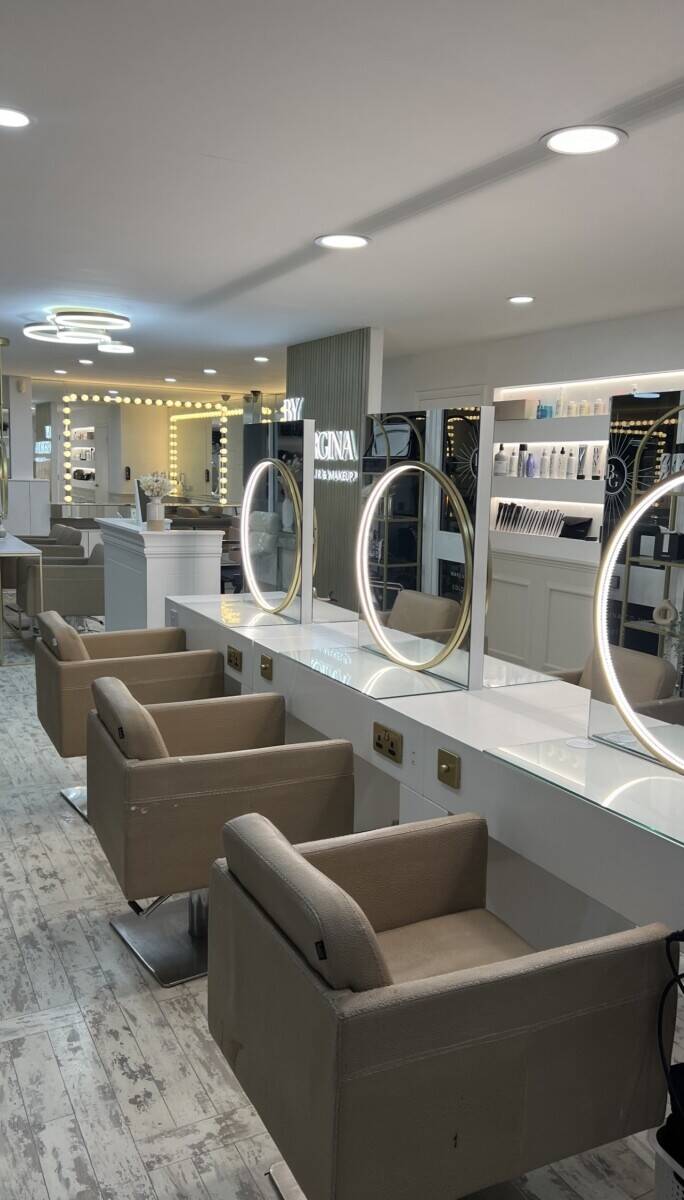 Hair & Makeup studio for sale in Loughton Photo 1