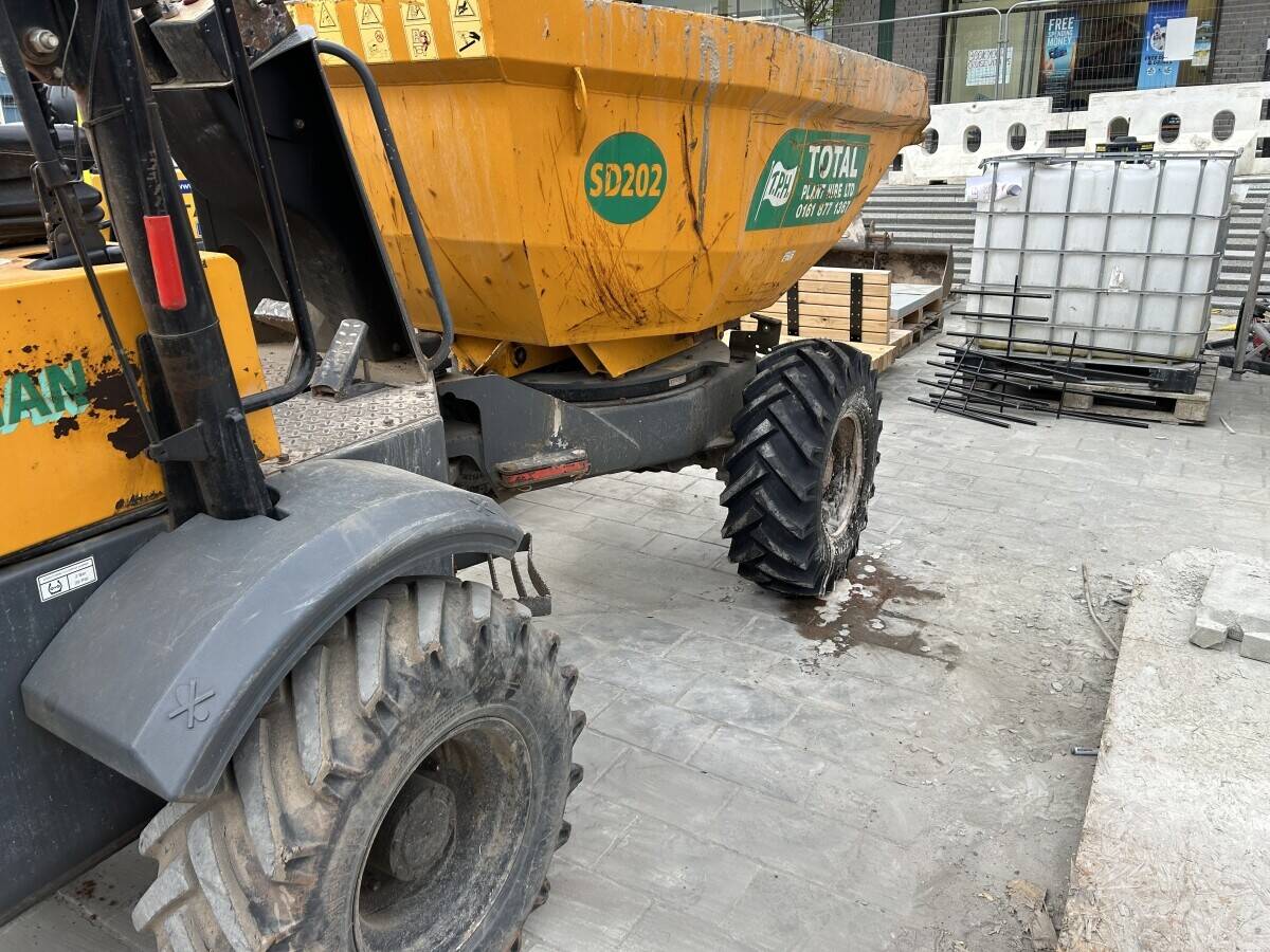 Commercial & Plant tyres Photo 2
