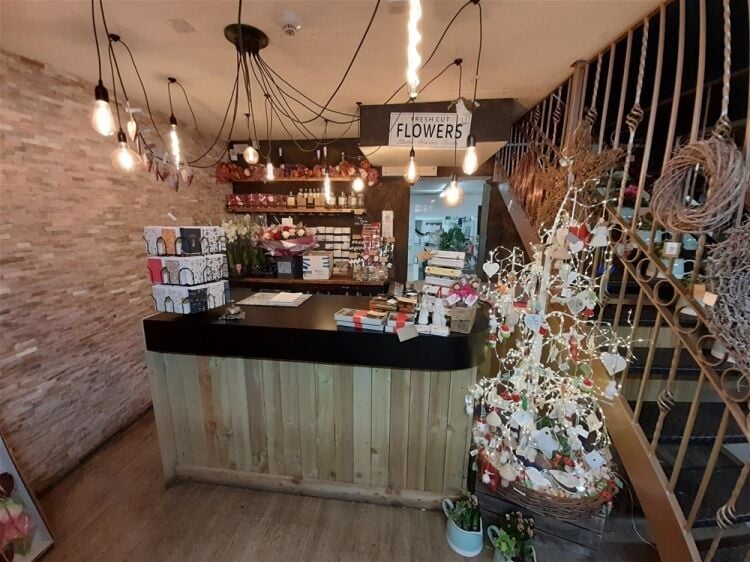 Retail For Sale in Chesterfield Photo 2