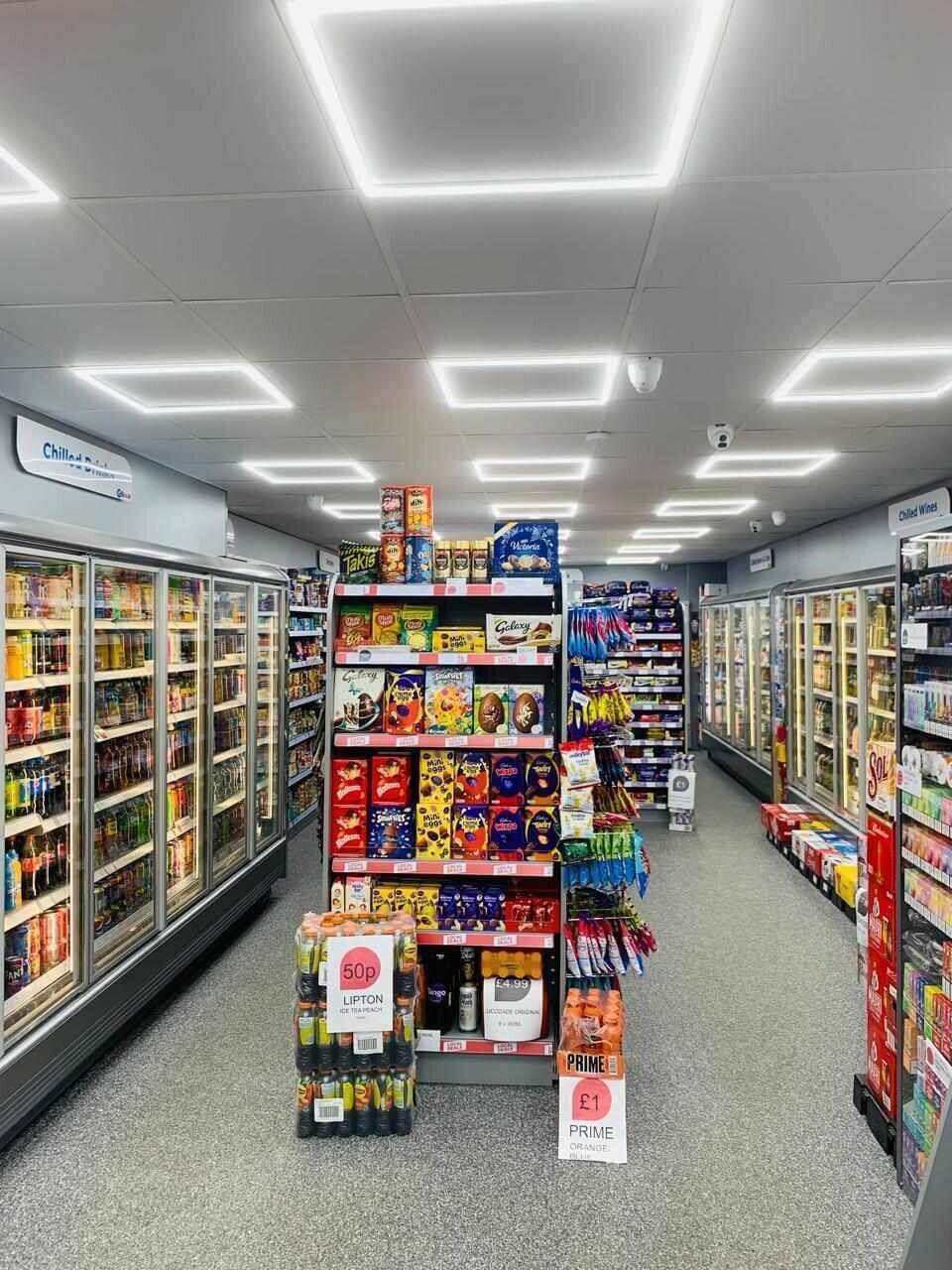 Neighbourhood convenience store  Photo 2