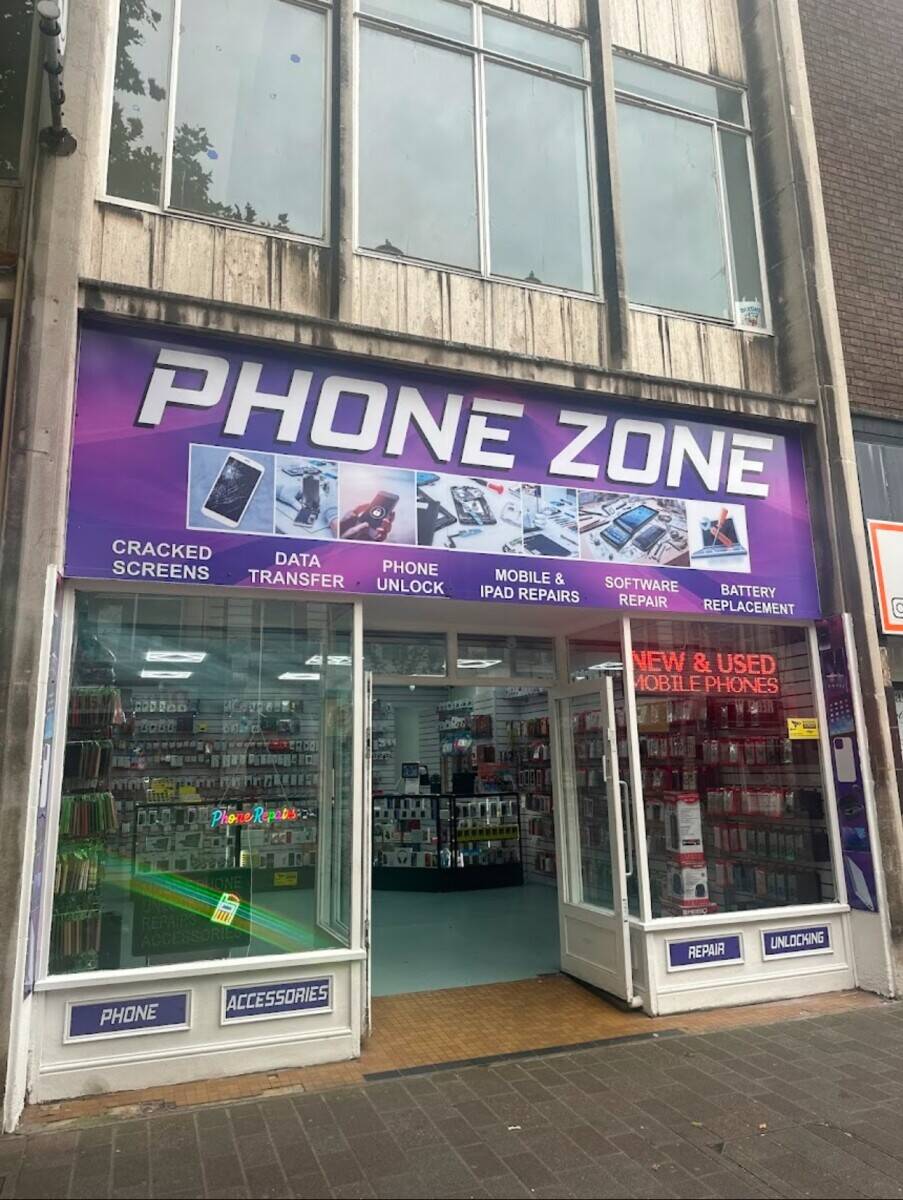 Prime Location Mobile Phone Shop for sale in Hull Photo 2