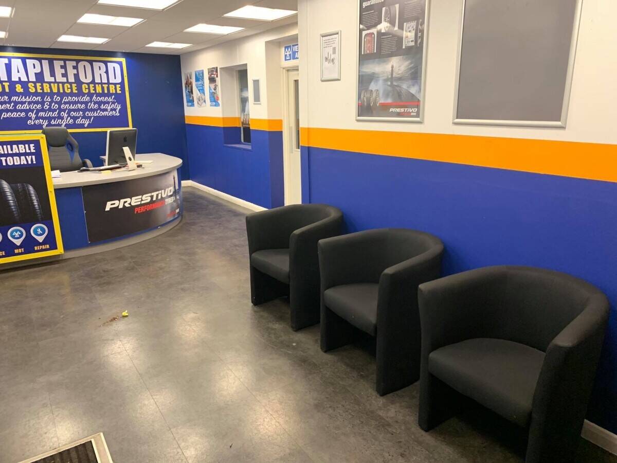 Mot station forsale