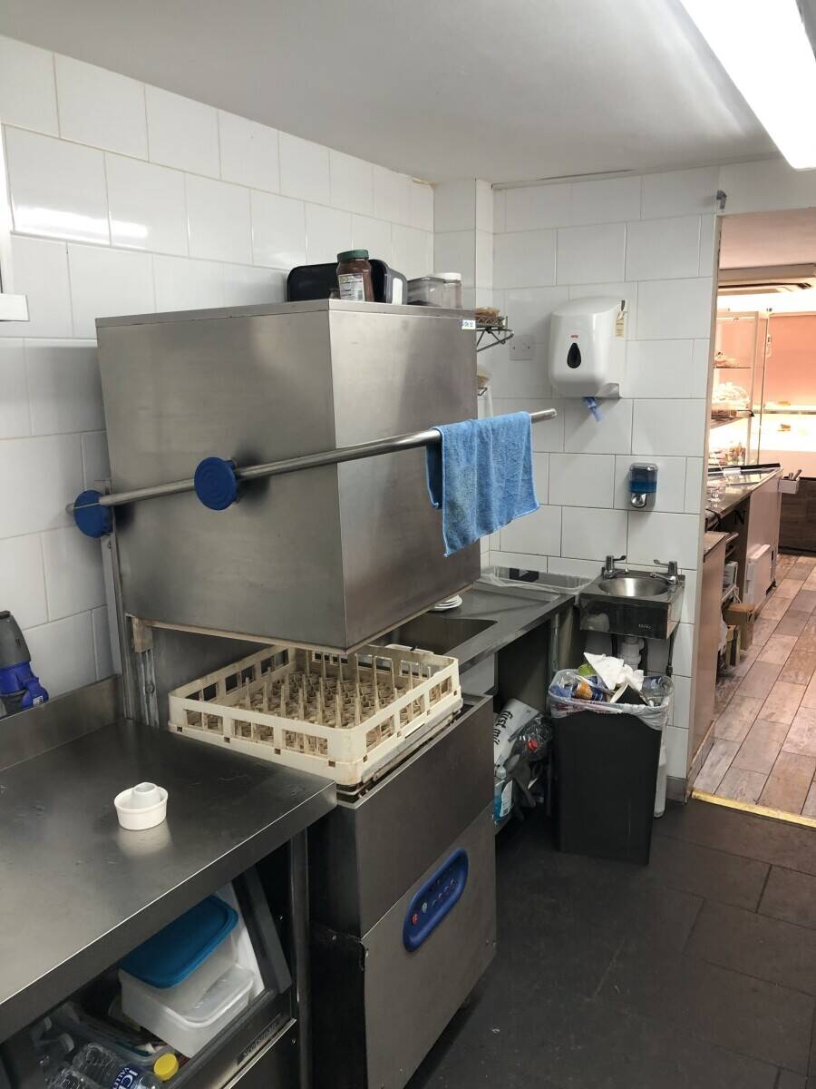 Cafe patisserie shop in Kingston 