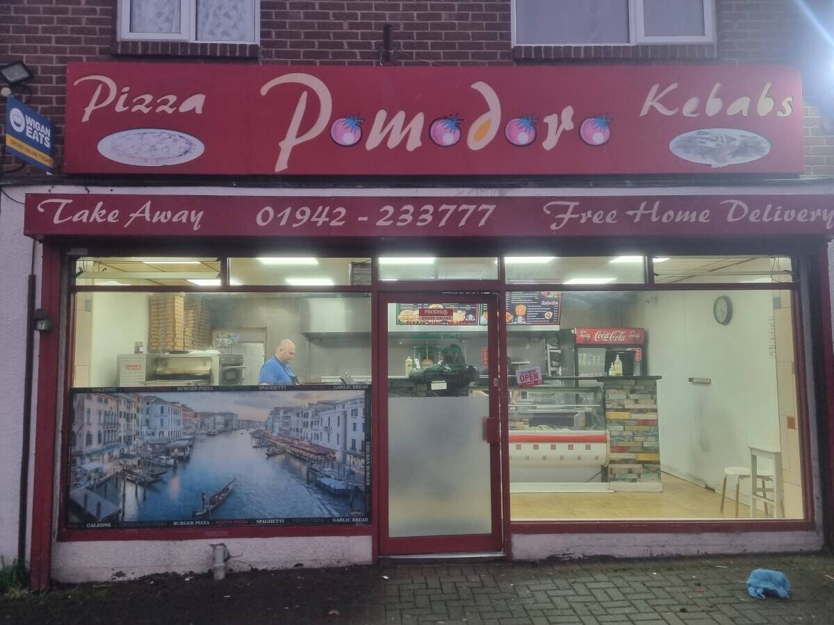 Italian fast food takeway it's perfect erya with Low rent