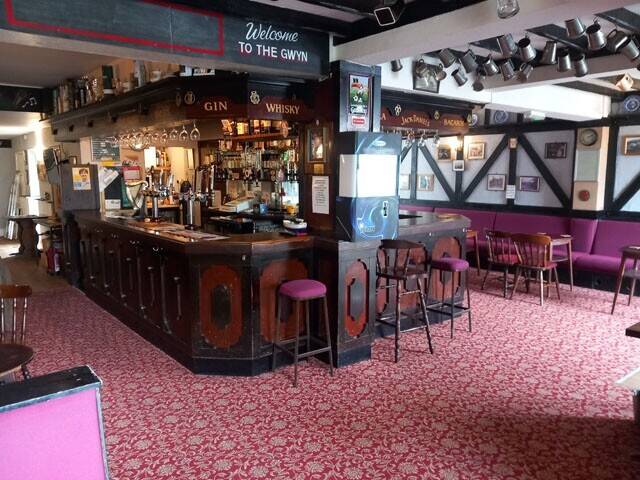 SWANSEA VALLEY - WELL APPOINTED & SUCCESSFUL TRADITIONAL VILLAGE PUB
