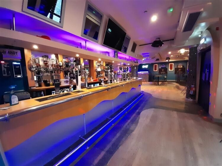 Hotels For Sale in Wakefield Photo 2