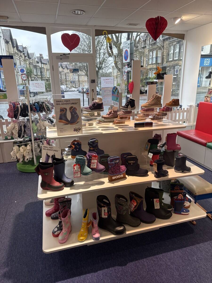 Children shoes shop Photo 2