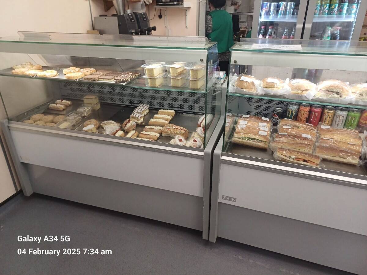 Established bakery with 2 sandwich round and small bread wholesale