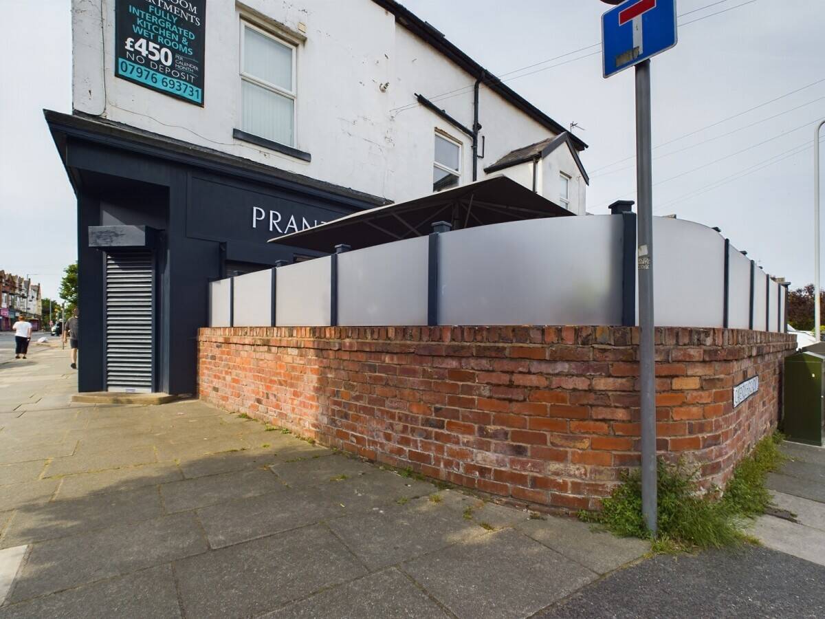 English & Italian Caf&eacute; for Sale &ndash; Business & Freehold Available &ndash; Crosby, Liverpool