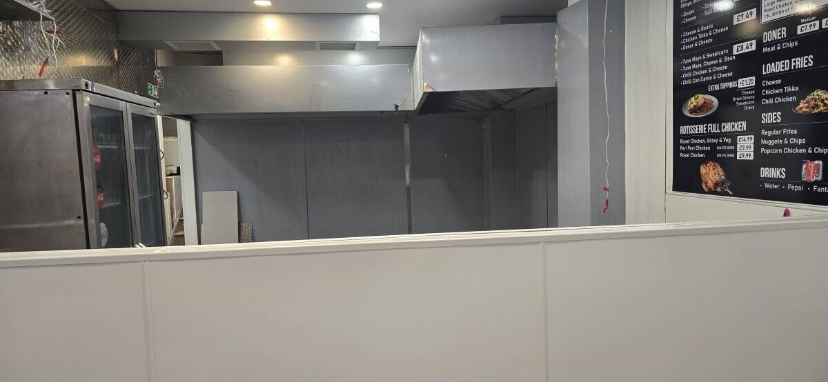 High Footfall Takeaway shop in Uxbridge for Sale