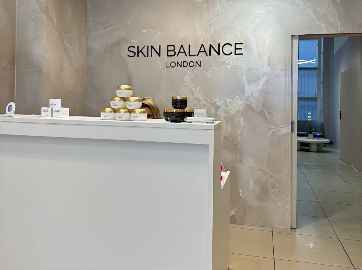 Cosmetics shop and a beauty clinic at Regent Street 