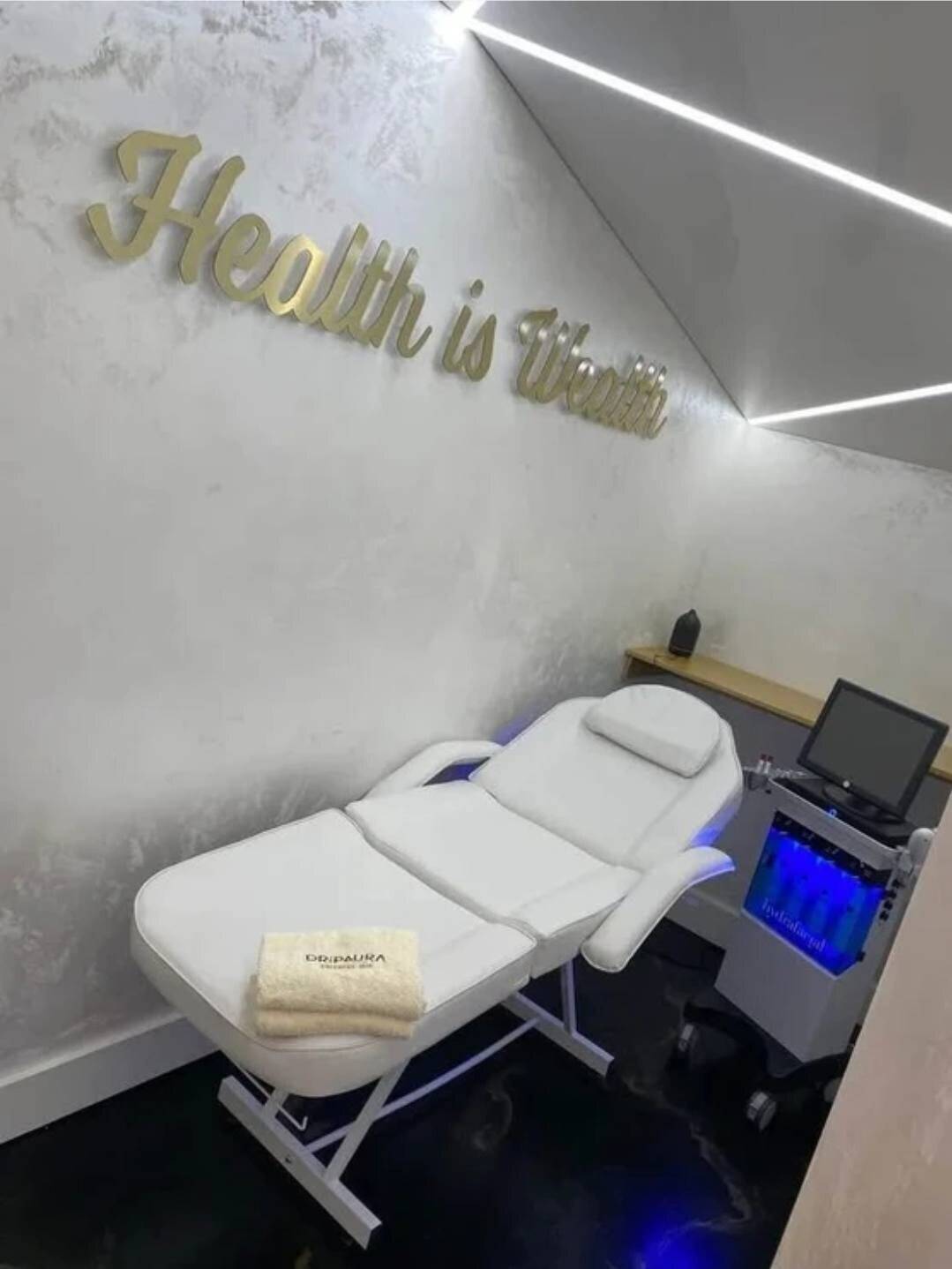 Exceptional opportunity to purchase a premium clinic located in the center of Sidcup. Photo 2
