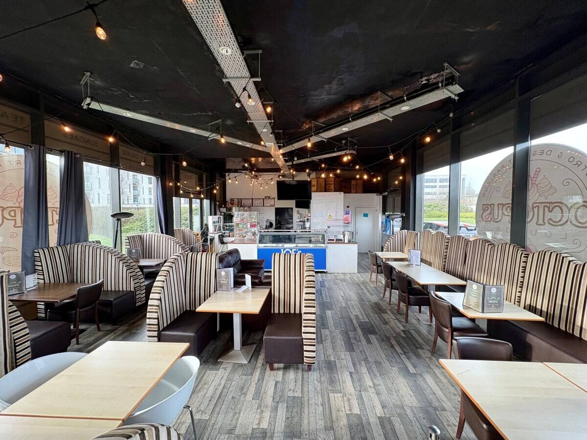 NEWPORT - RIVERSIDE RESTAURANT/CAFE