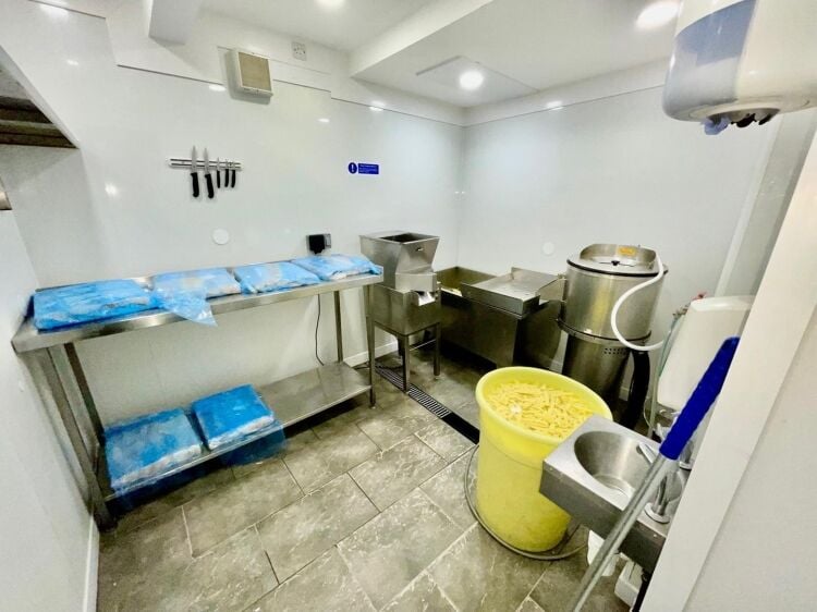 Leasehold Fish & Chip Takeaway Located In Truro Photo 2