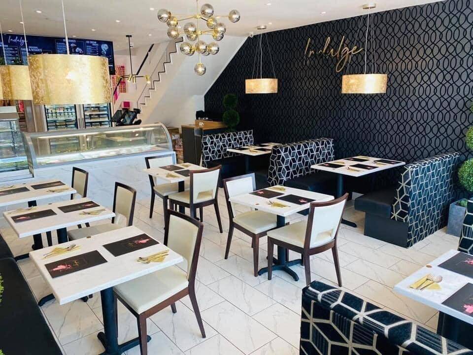 Well Established Fully Fitted Dessert & Coffee Shop in Prime Town Centre Location / alcohol licence Photo 3