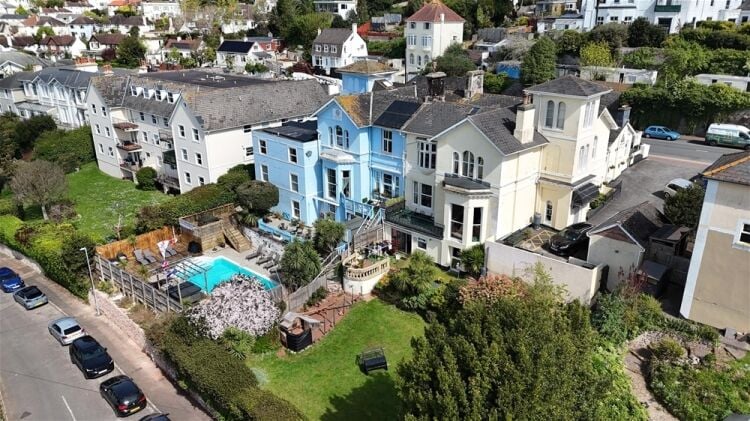 Timeless & Elegant Victorian Guest House with Spacious Owners Accommodation For Sale in Torquay Photo 2