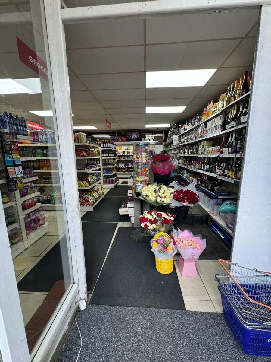 Off licence & convenience store for sell in King&rsquo;s Lynn Photo 2