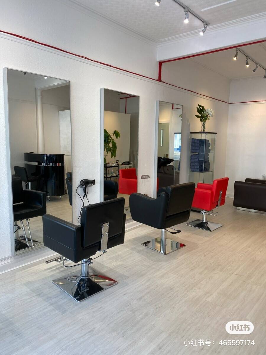Salon for sale Photo 2
