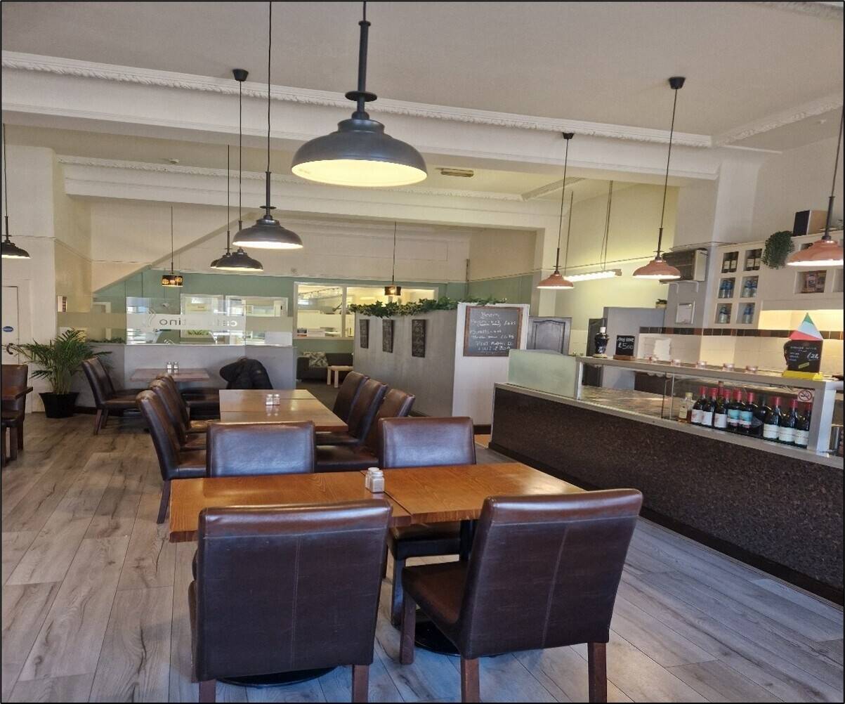 NEW TO MARKET PROPERTY  - CAFÉ LATINO/SALLY ROSE HAIR DESIGN Photo 2