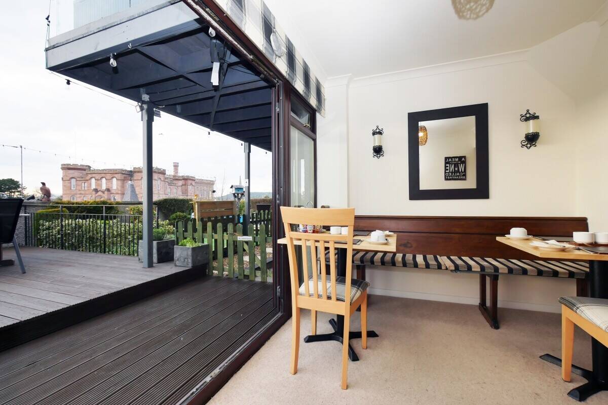 9 Bedroom City Centre Guesthouse With The Best View In Inverness