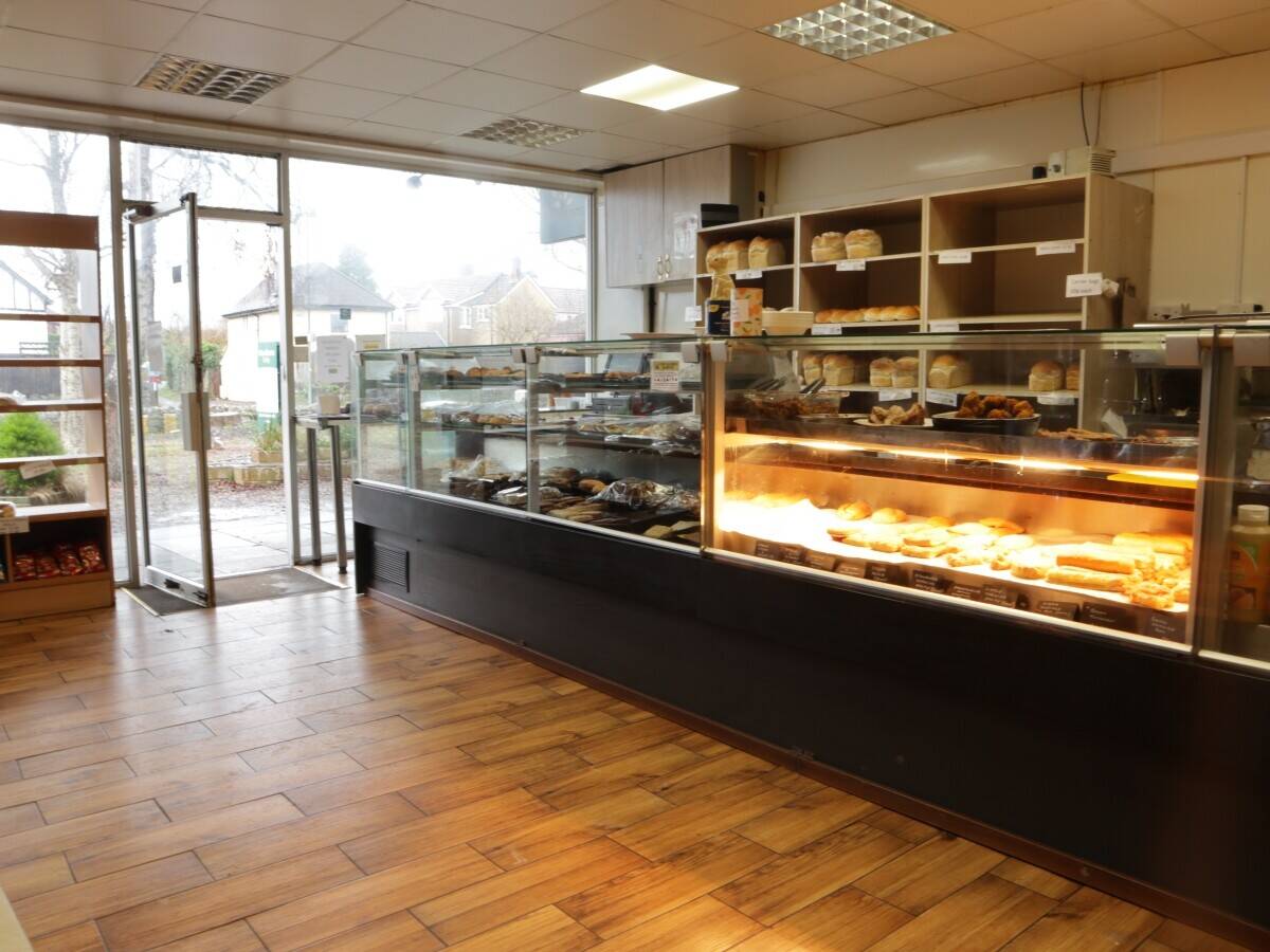 SOMERSET – FAMILY BAKERY AND SANDWICH SHOP IN LARGE VILLAGE