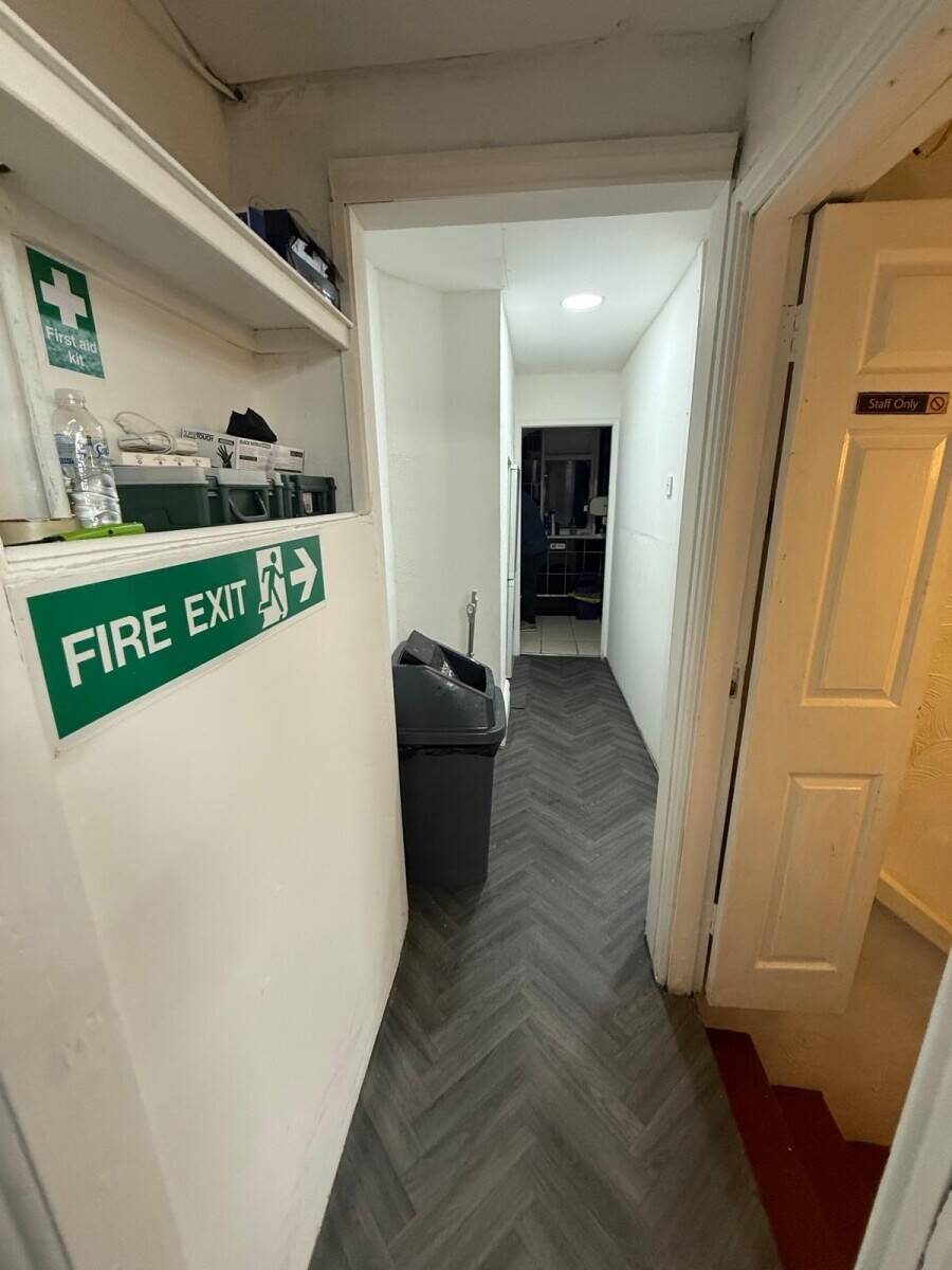 FAST FOOD TAKEAWAY FOR SALE ** PRIME LOCATION**