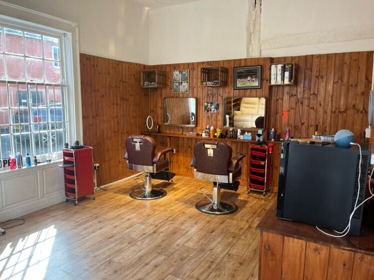 Fade into Success – Own This Thriving Barbershop! Photo 2