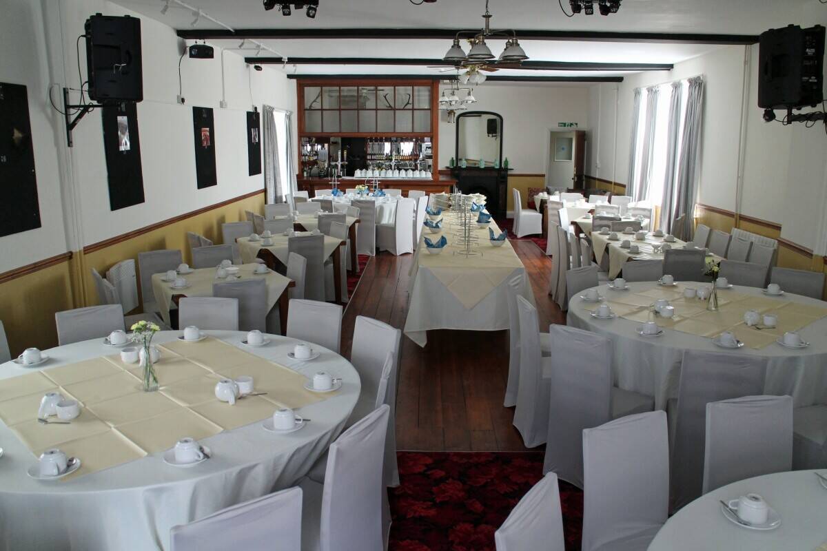 MID WALES - MARKET TOWN CENTRE COACHING INN