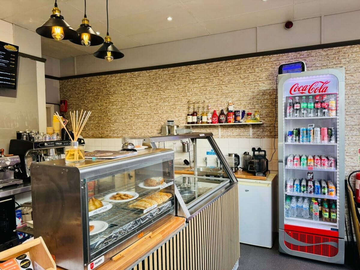 Cafe & Sandwich shop for Sale located in the Rugby town centre