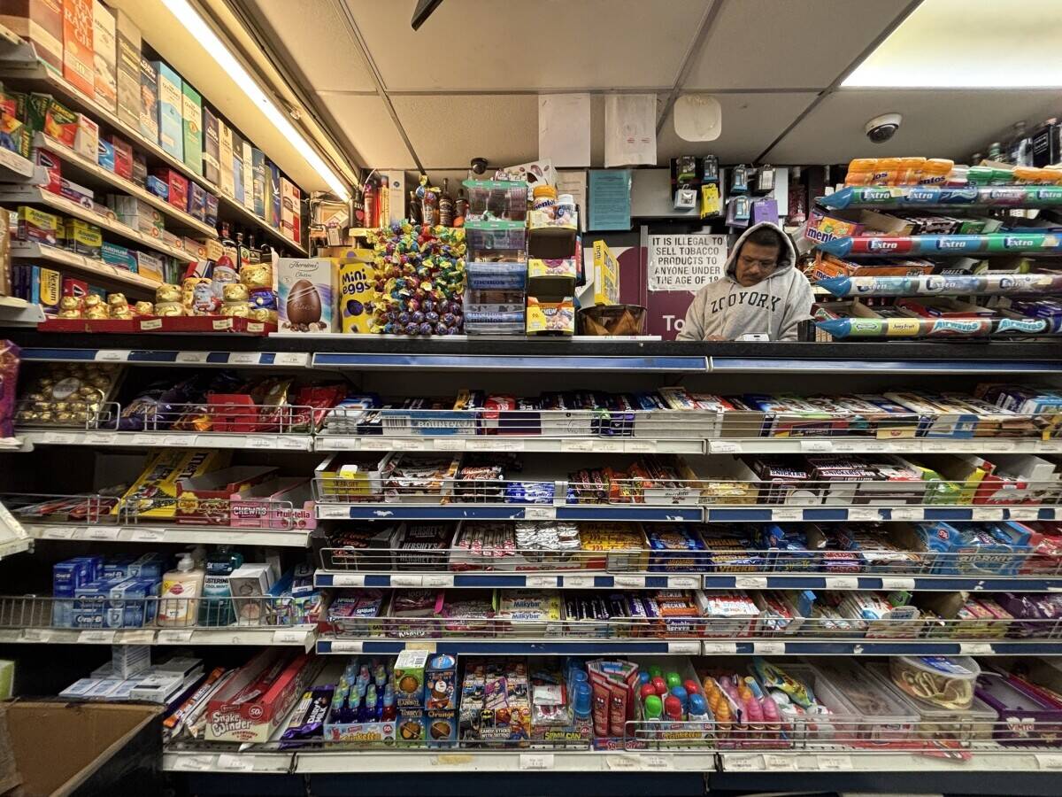 Last 15 year of the off-licence shop Photo 2